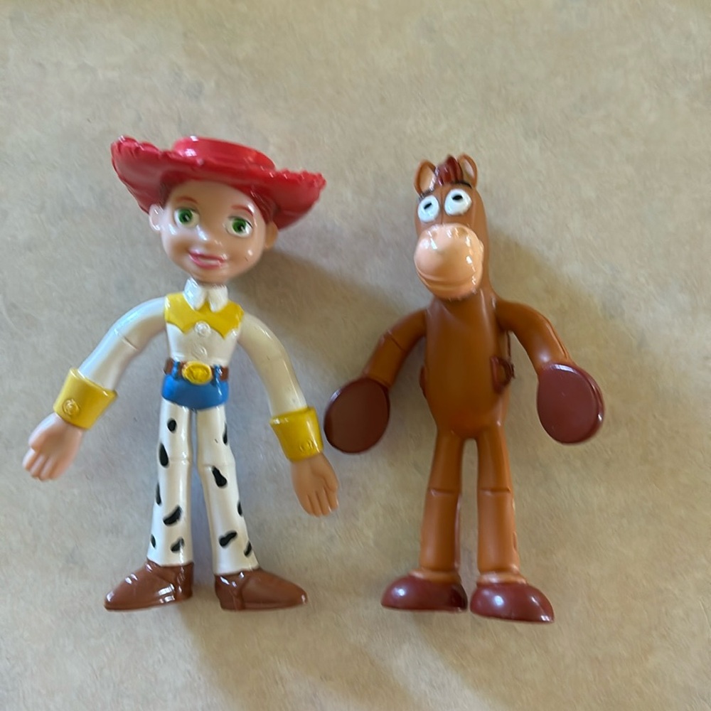 So cute! Original Disney Bendin Friends Jesse and Bullseye